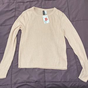 H&M, size M, pale pink lightweight sweater